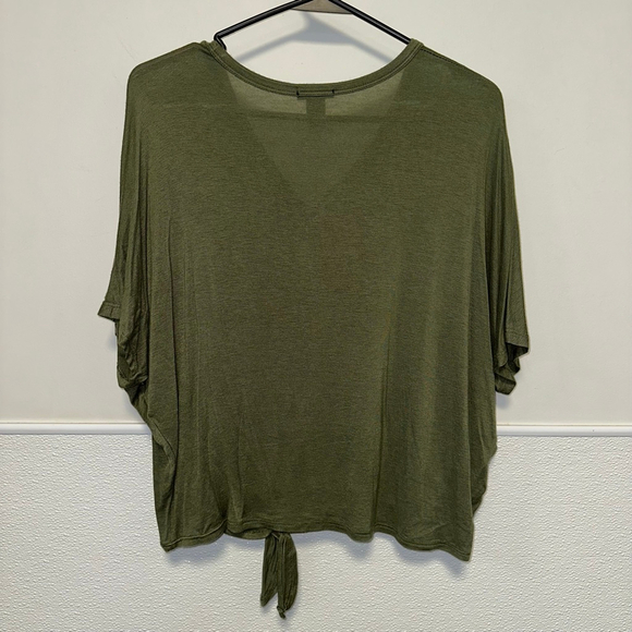 Women's Rue21 Green Button Front Tie Hem Short Sleeve Tee Medium Cozy - Picture 7 of 8